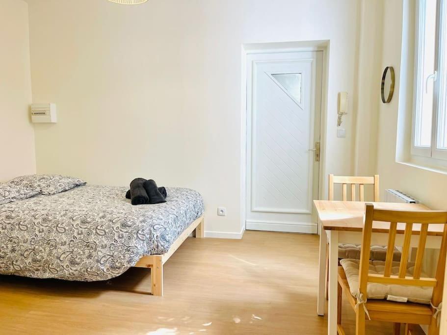 Le Petit Meuble Hyper Centre Lägenhet Orléans Exteriör bild
